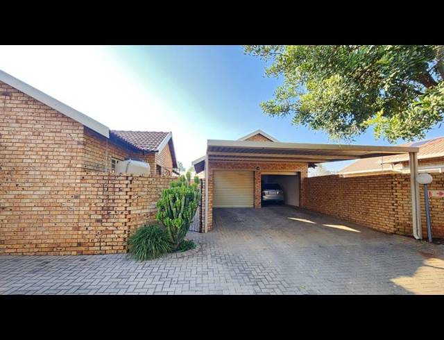 3 BEDROOM TOWNHOUSE FOR SALE IN ANNLIN